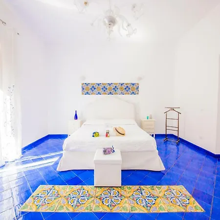 Punta Sallustro 3*