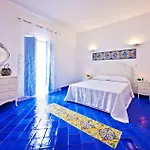 Bed & Breakfast Punta Sallustro 4*