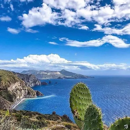 Punta Sallustro 4* Lípara