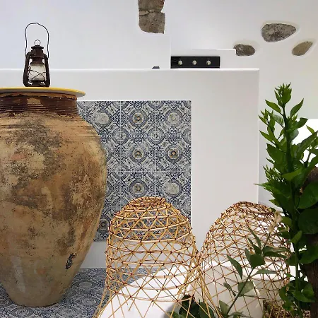 Punta Sallustro ليباري