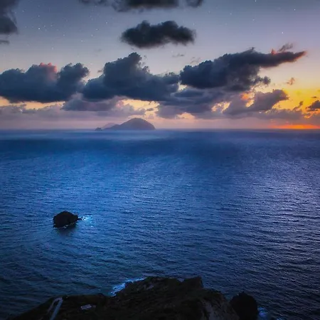 Punta Sallustro Alojamento de Acomodação e Pequeno-almoço Lípara