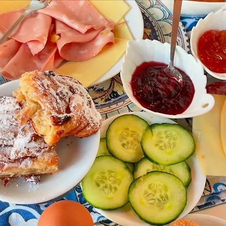 Punta Sallustro ليباري