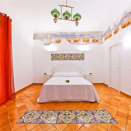 فندق مبيت وإفطار Punta Sallustro ليباري