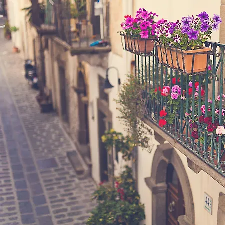 Punta Sallustro 4* ليباري