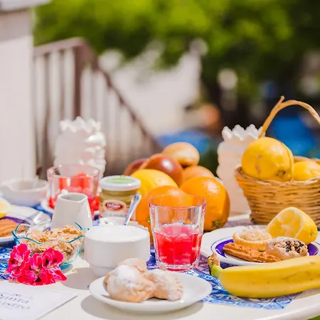 فندق مبيت وإفطار Punta Sallustro ليباري