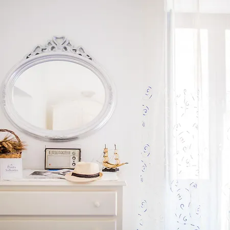 Punta Sallustro فندق مبيت وإفطار ليباري