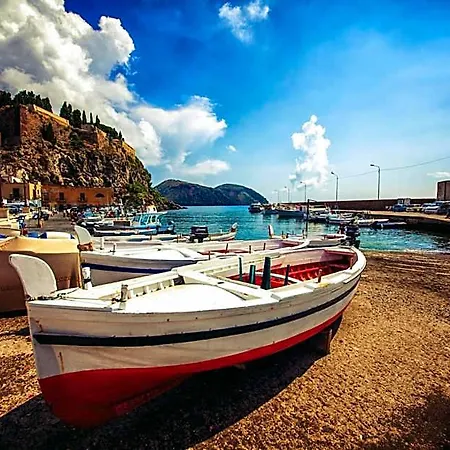 Bed & Breakfast Punta Sallustro 4*