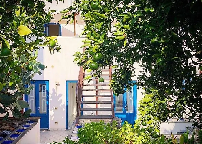 Bed & Breakfast Punta Sallustro 4*