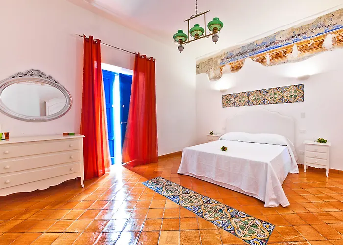 Bed & Breakfast Punta Sallustro 4*
